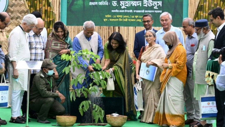  বৃক্ষমেলার উদ্বোধন করলেন প্রধান উপদেষ্টা